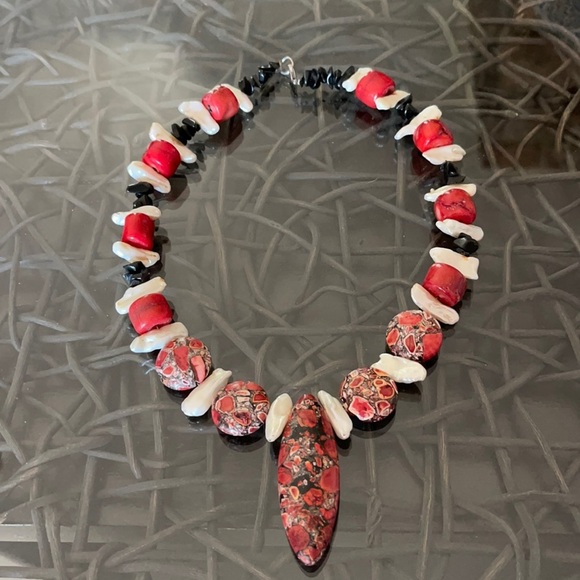 Beautiful multicolored stone necklace - Picture 1 of 5
